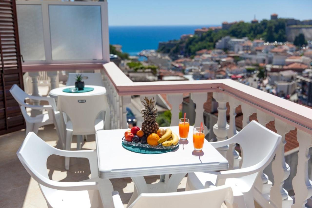 Castello Apartments อุลซิน ภายนอก รูปภาพ