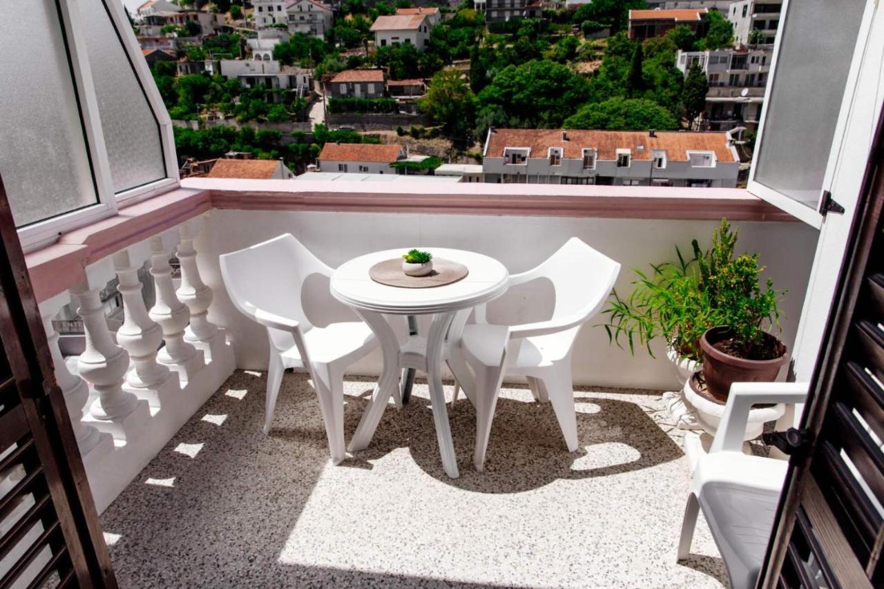 Castello Apartments อุลซิน ภายนอก รูปภาพ